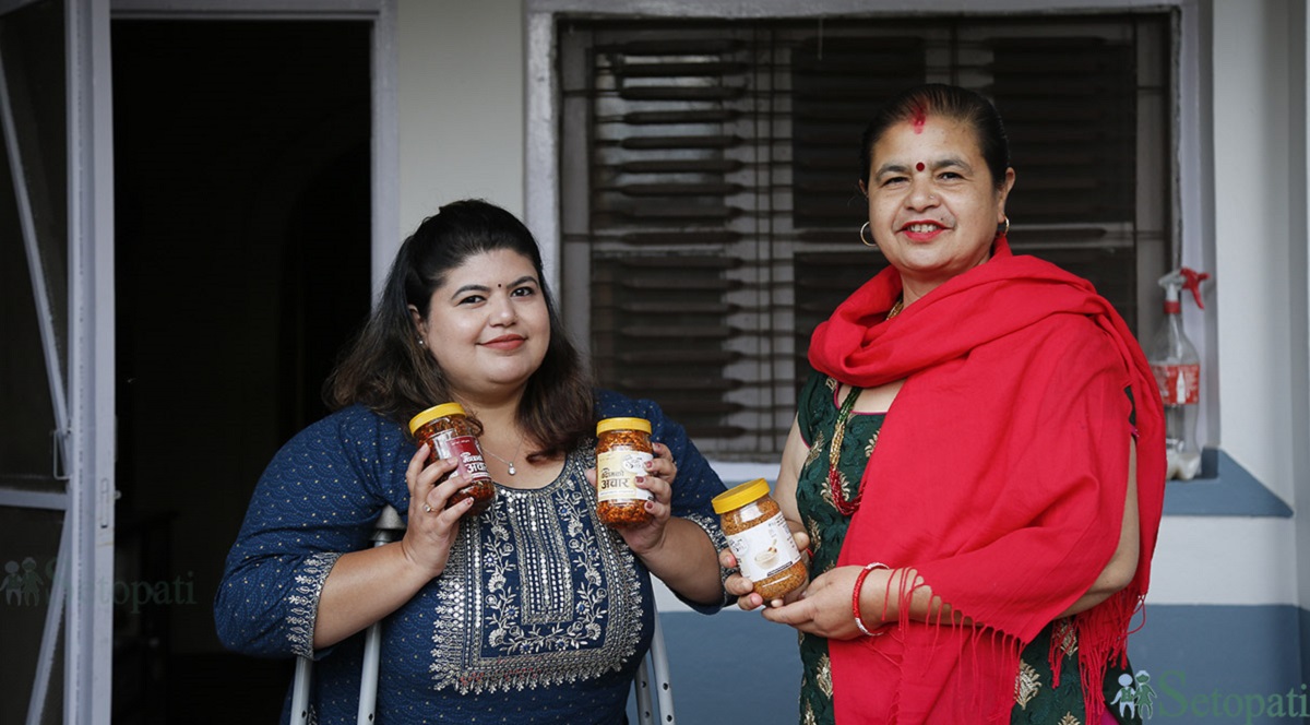 आमाछोरी कुमारी र रूपा अर्याल। तस्बिरः नवीनबाबु गुरूङ/सेतोपाटी